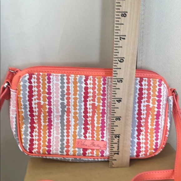 Vera Bradley Pink and Orange Crossbody Bag with Vibrant Design - Picture 4 of 7